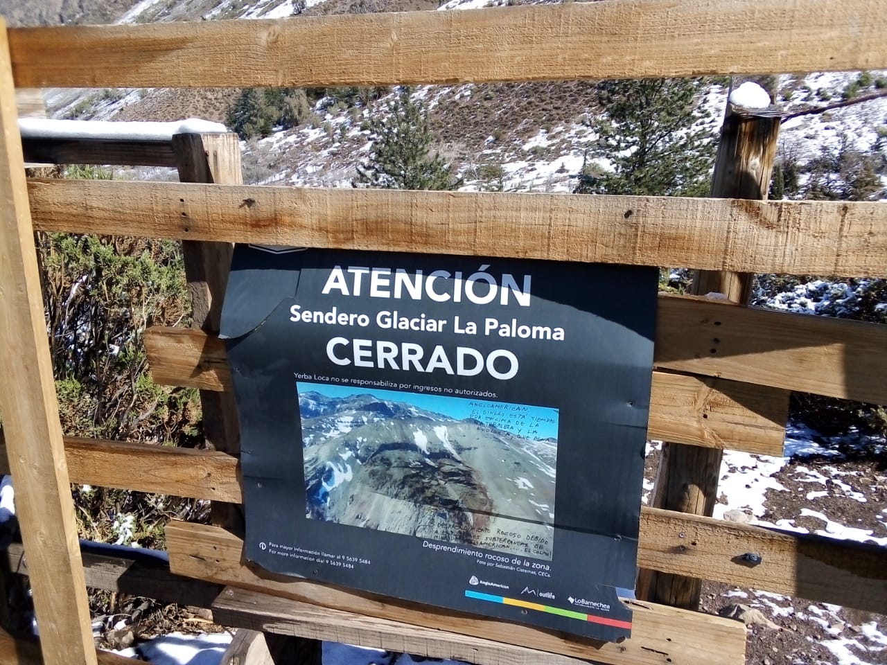 un cartel