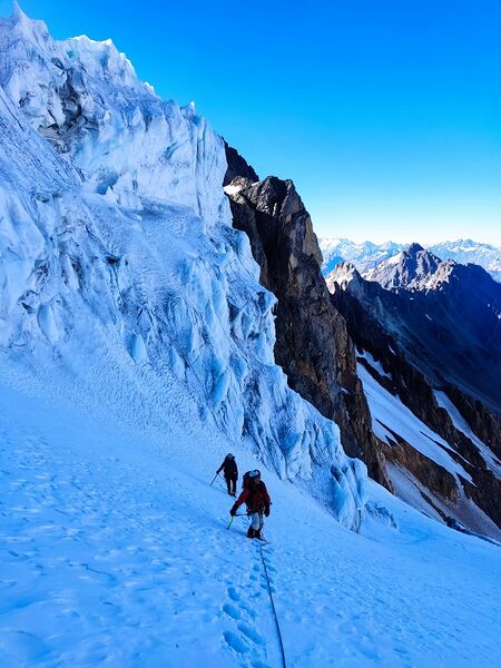 Archivo:Glaciar cortaderas.jpg