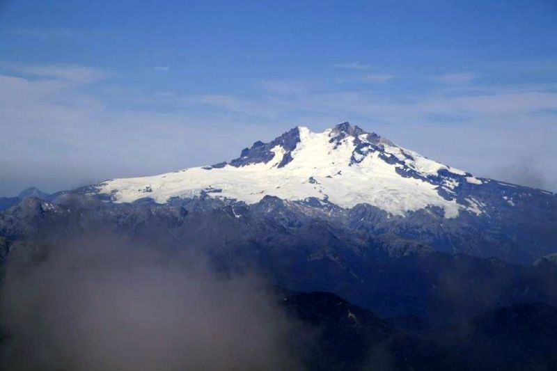 Archivo:Volcan calbuco (7).jpg