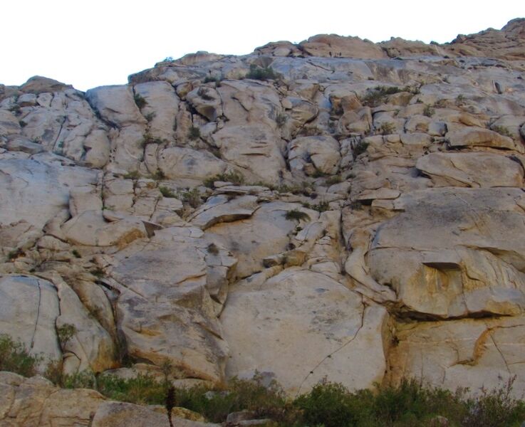 Archivo:Pared del señoritosintopo.jpg