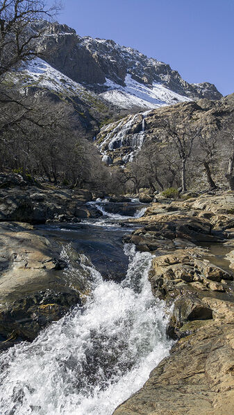 Archivo:Cascada Achibueno.jpg