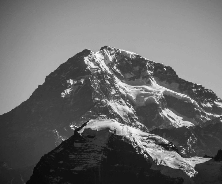 Archivo:Aconcagua cumbre plomo.jpg