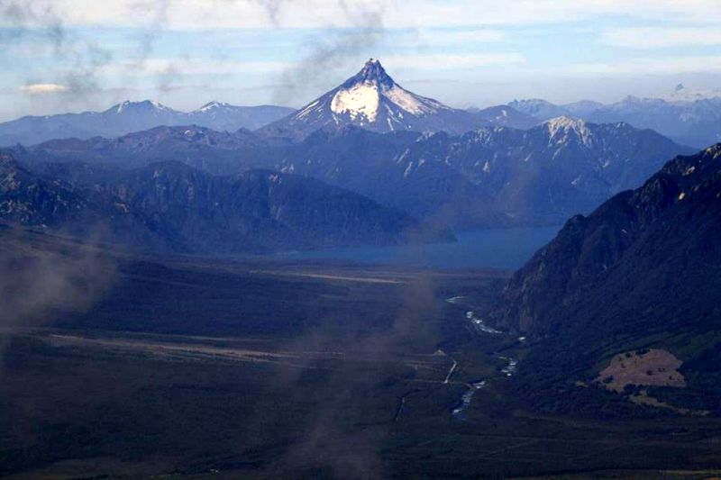 Archivo:Volcan calbuco (4).jpg