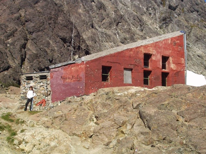 Archivo:Refugio Italia.jpg