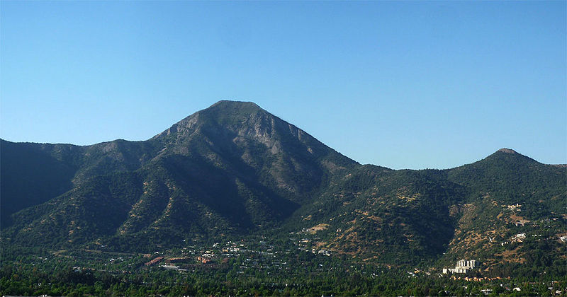 Archivo:Manquehue y Manquehuito.jpg