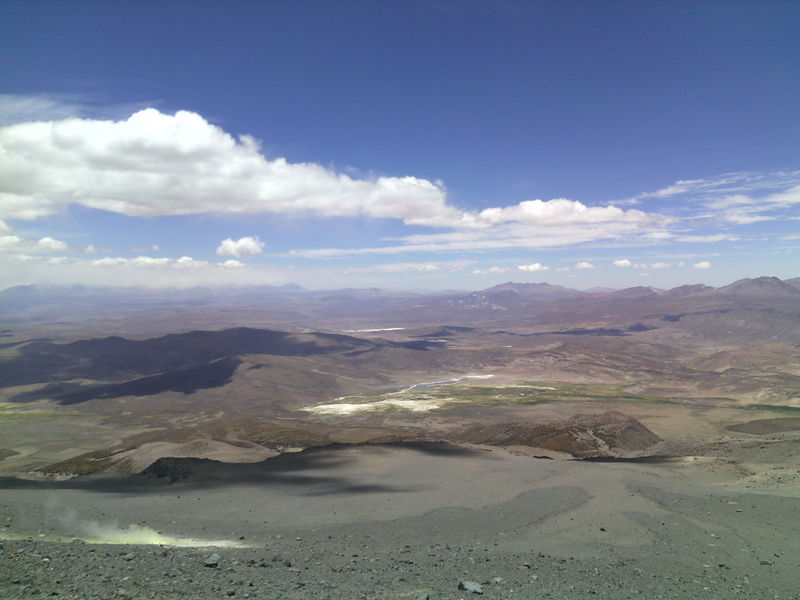 Archivo:Volcan isluga (8).jpg