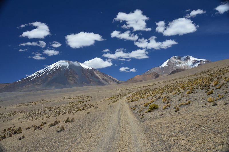 Archivo:Camino Parinacota Bolivia 2.JPG