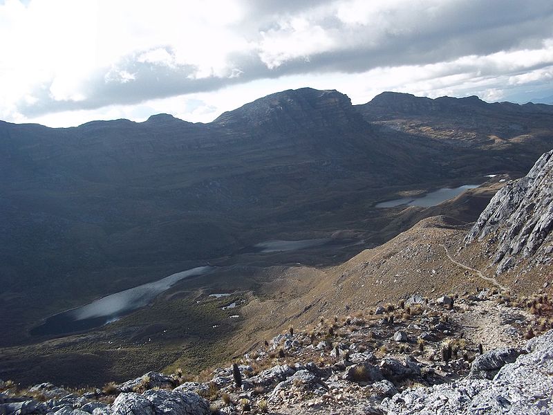 Archivo:Valle de Lagunillas.JPG