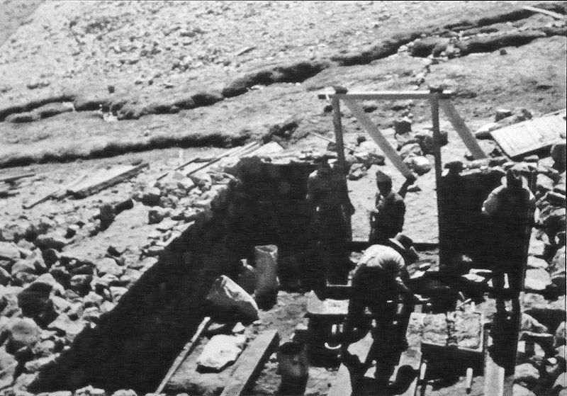 Archivo:Construccion refugio Plantat 1937.jpg