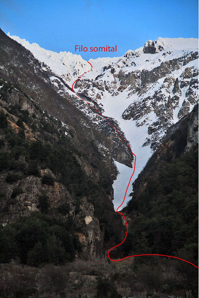 Archivo:Canaleta Cerro Sombrero y ruta.jpg