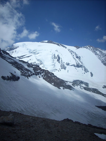 Archivo:GlaciarColgante.JPG