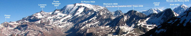 Archivo:Panoramica macizo el plomo.JPG