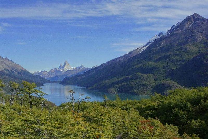 Archivo:Laguna del Desierto.jpg