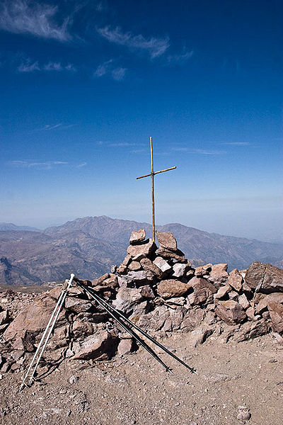 Archivo:Cruz Cumbre Falsa Parva.jpg