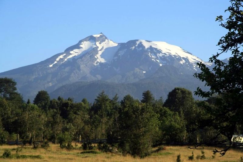 Archivo:Volcan calbuco (5).jpg
